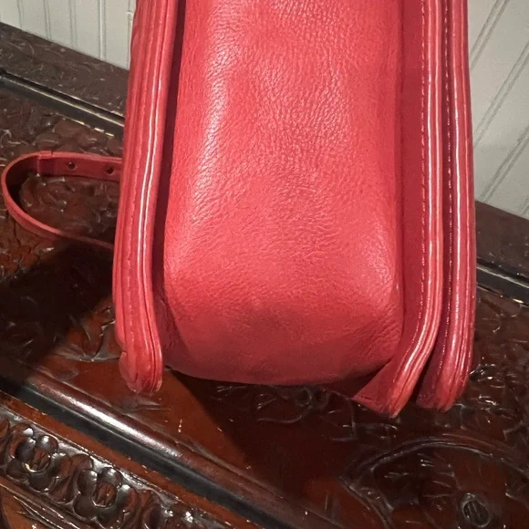 Chanel Large Boy Bag - Picture 8 of 11